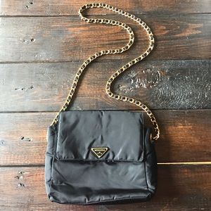 MOSARIA PURSE WITH GOLD CHAIN STRAP
